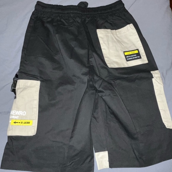 Shein Black And Tan Cargo Shorts. Medium - Picture 2 of 4